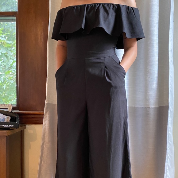 Banana Republic Pants - NWT Banana Republic Off the Shoulder Jumpsuit